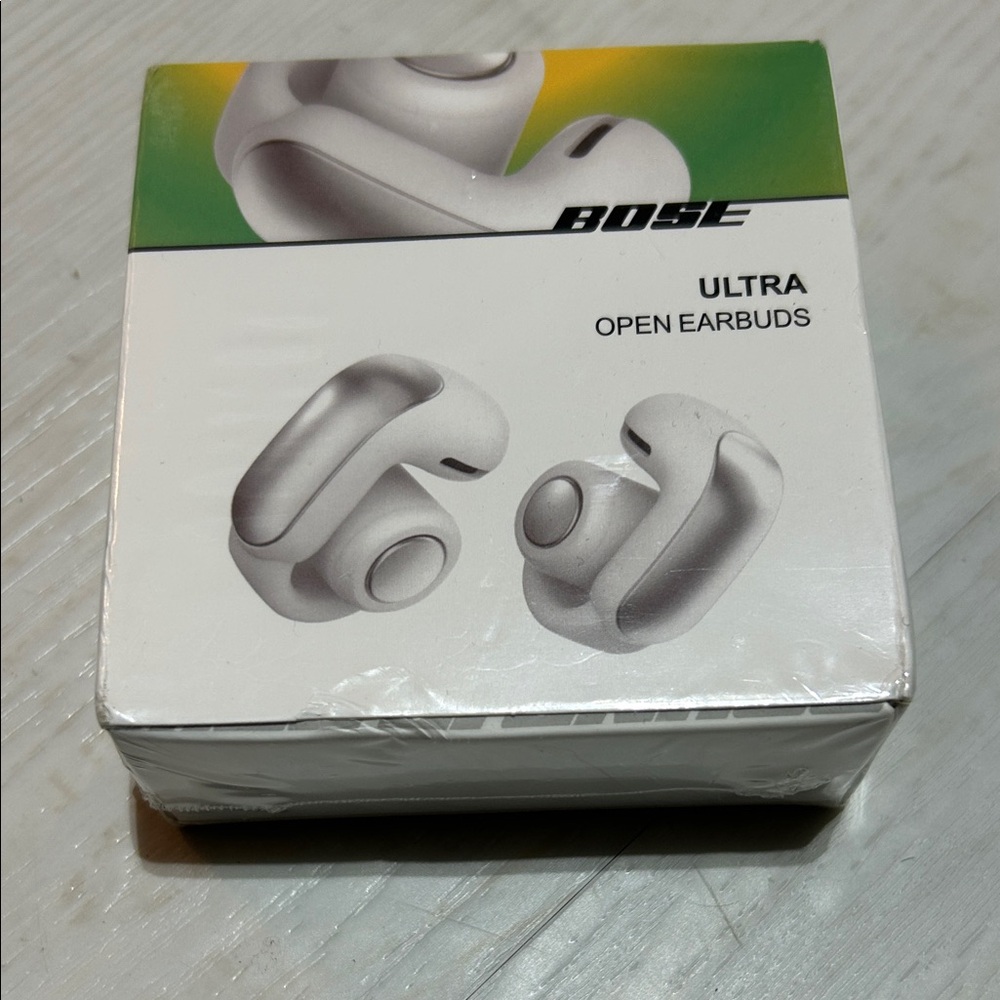 Bose Ultra Earbuds in White and Gray